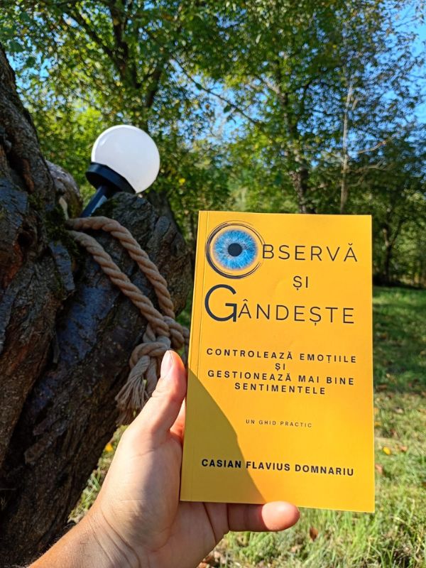 Cartea Observă și gândește - o pauză de cafea perfectă